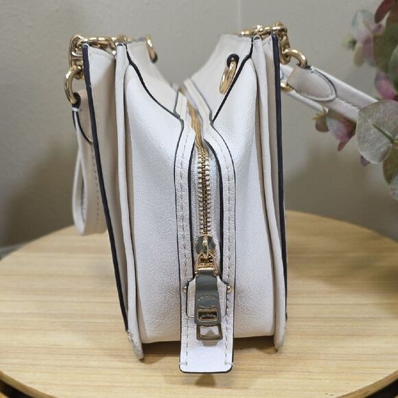 Coach Dreamer With Rivets - Picture 4 of 16